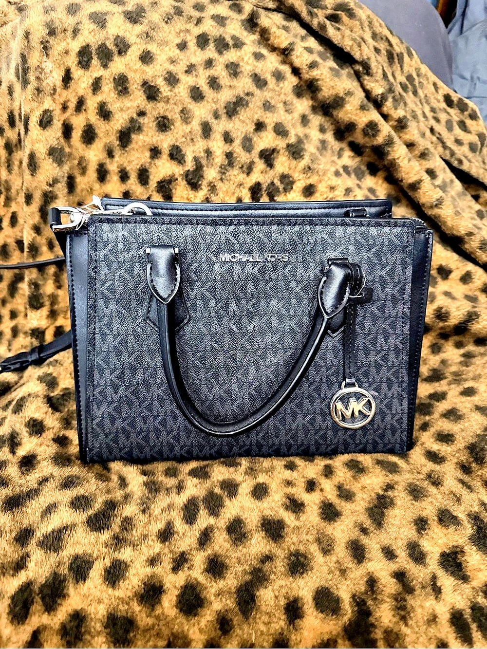 Michael Kors Hope MD Messenger Bag in Black NWT